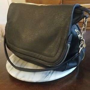 Urban Expressions Black Vegan Leather Crossbody 🖤💛